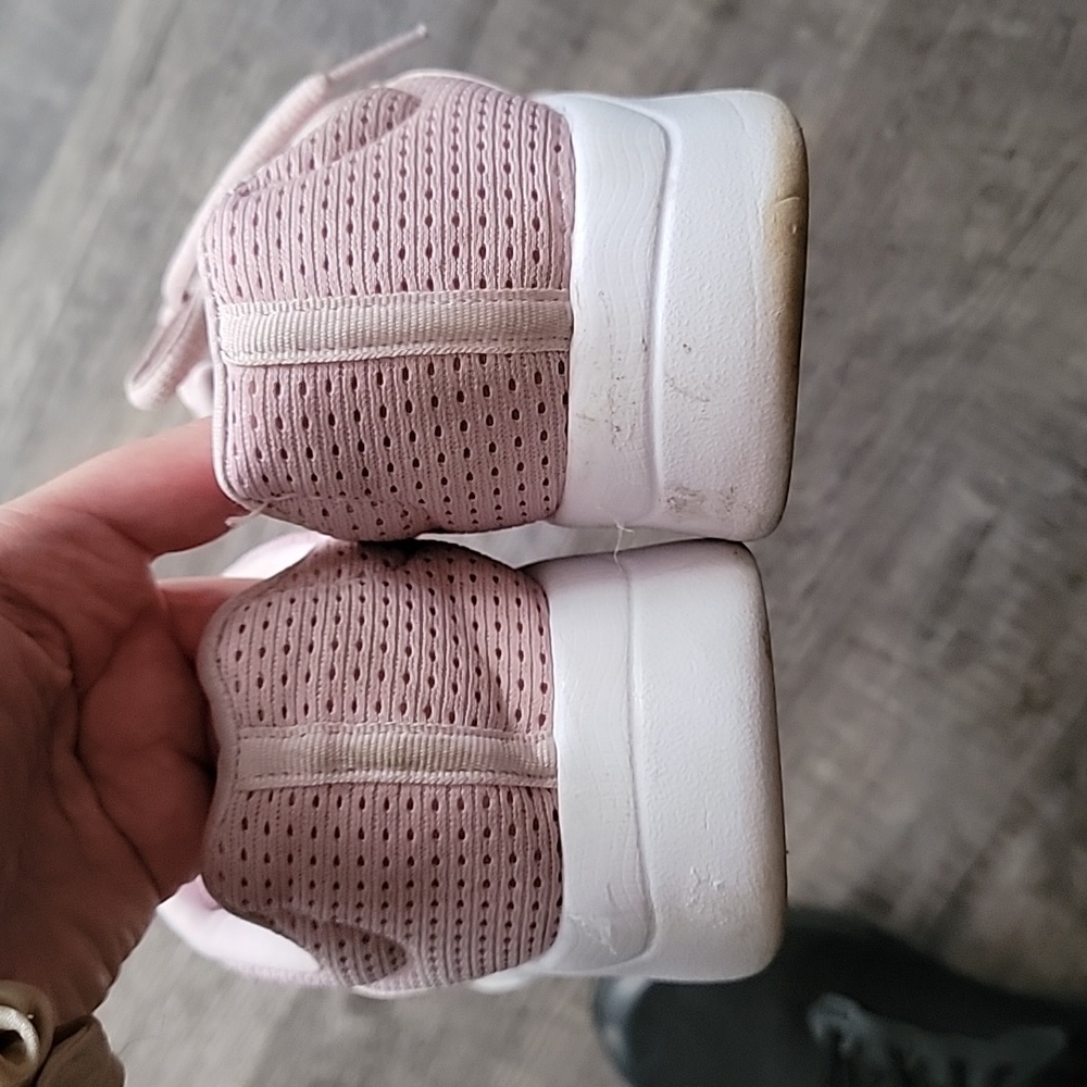 Sneakers - Picture 2 of 4
